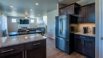 Køleskab, mikrobølgeovn, ovn, opvaskemaskine