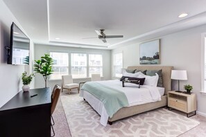 3 bedrooms, desk, iron/ironing board, travel crib