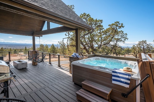 Starview at Brasada Ranch Resort by AvantStay |HotTub & Close To Golf!
