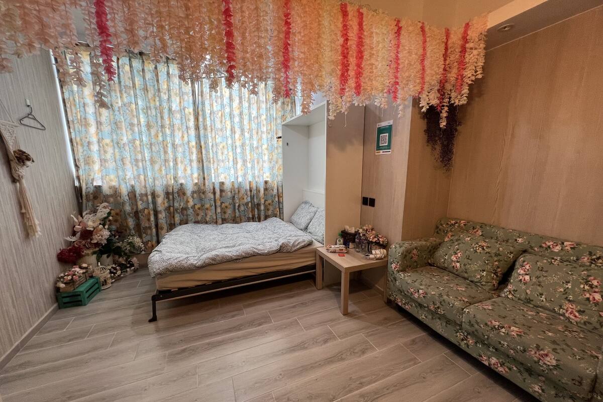 Premium bedding, down duvets, individually decorated, laptop workspace