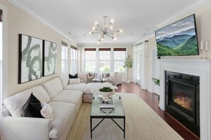 Smart TV, fireplace, offices - Luxe Retreat w/King Suite | 5* Location, Gym, Pool, Pets OK (Cary)