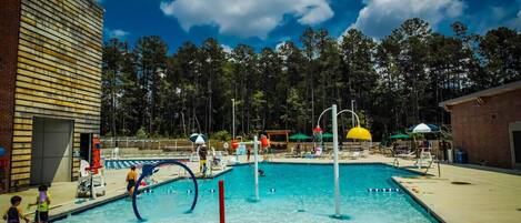 Una piscina cubierta