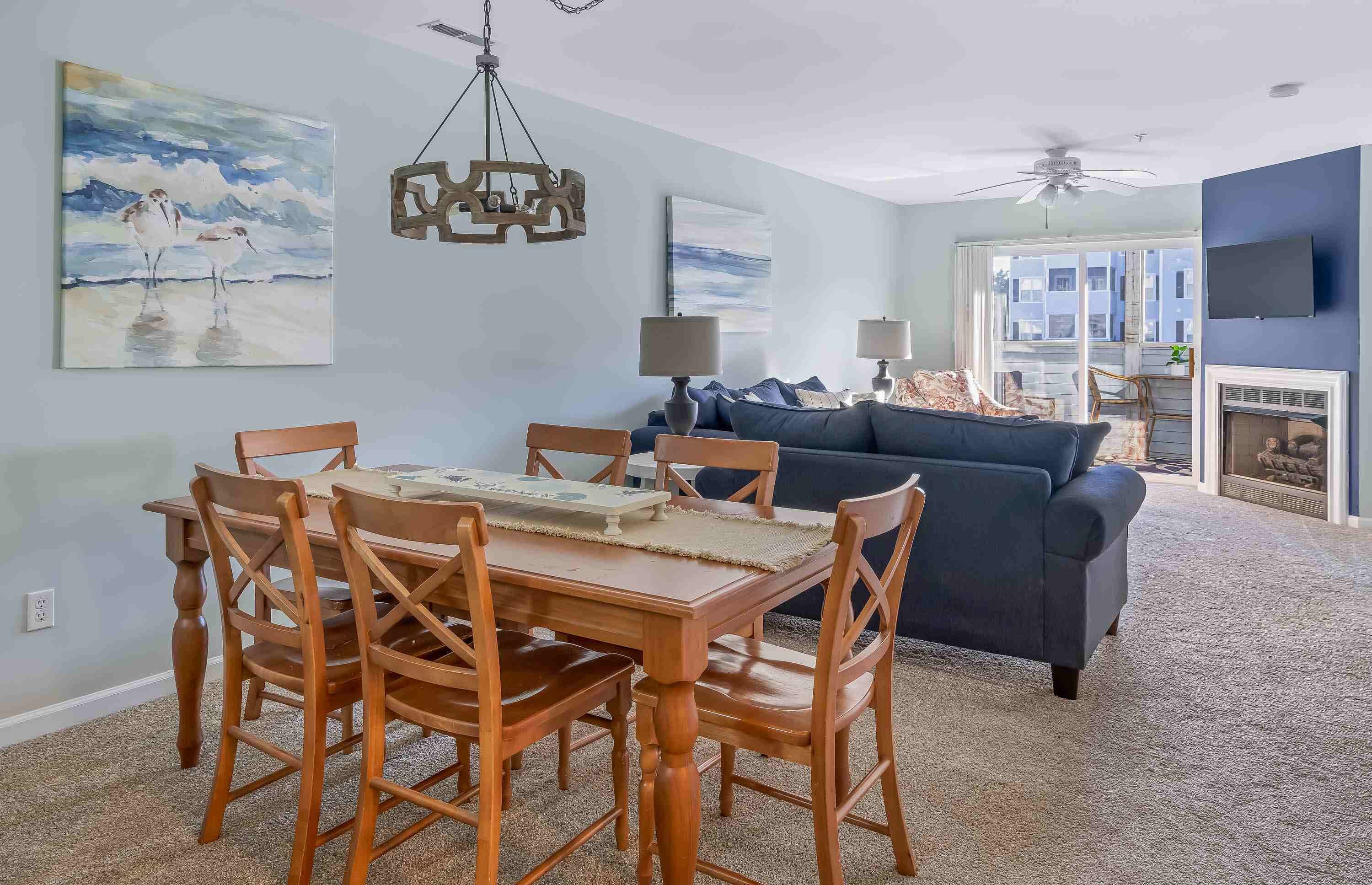 Pond View, 3 pools, 1 mile to boardwalk!