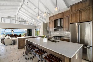 Fridge, microwave, oven, stovetop - 4BR Hilltop vacation bliss! Incredible views! (St. Thomas)