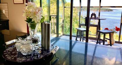 Ocean-view villa, close to the airport and ferry. Perfect for family vacations.