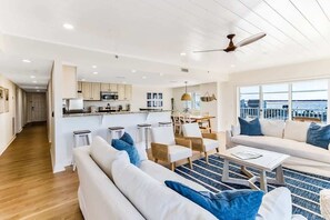 TV, fireplace, offices