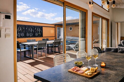 Family villa with pool – 6 guests