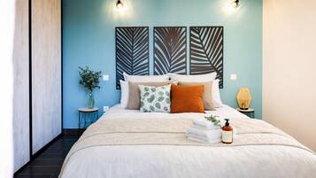 3 slaapkamers, een strijkplank/strijkijzer, gratis wifi, beddengoed