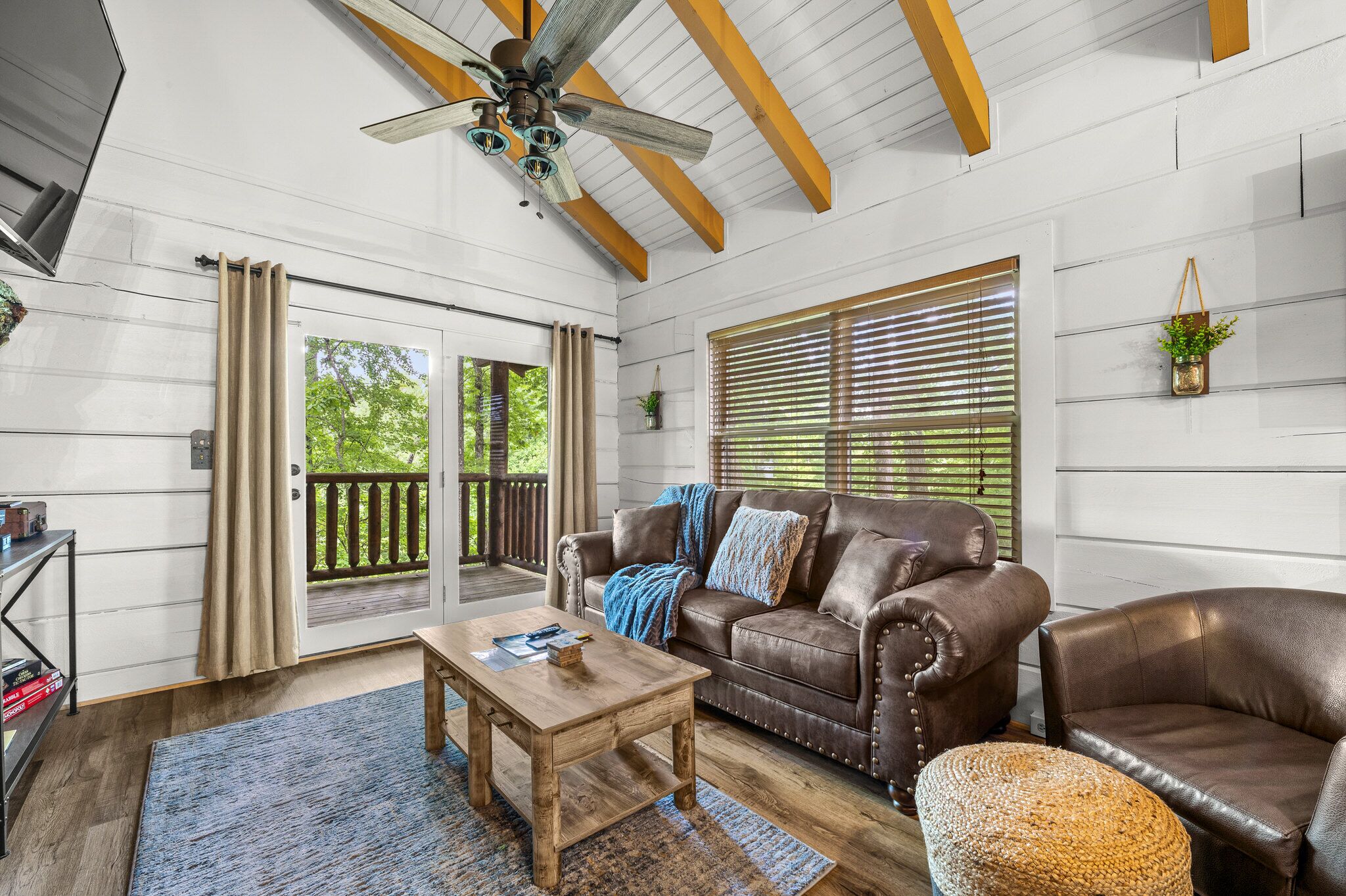 Smart TV, fireplace, music library