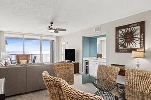 TV, ping pong - Official Majestic Beach Resort - T2 0509 - Large 3BR 3BA - Sleeps 10 (Panama City Beach)