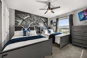 8 slaapkamers, een strijkplank/strijkijzer, babybedden, wifi