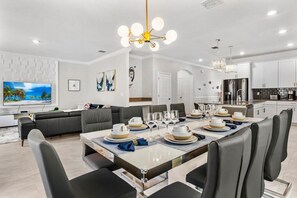 Dining - 6 Bedrooms/ 5 Bathrooms/ Storey Lake (4286 PD) (Kissimmee)