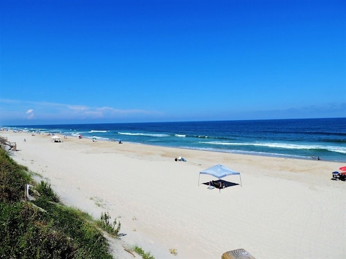 Oceanside/Sleeps 13/Pool/Hot Tub/Rec Room/Wifi/Non-Family Groups