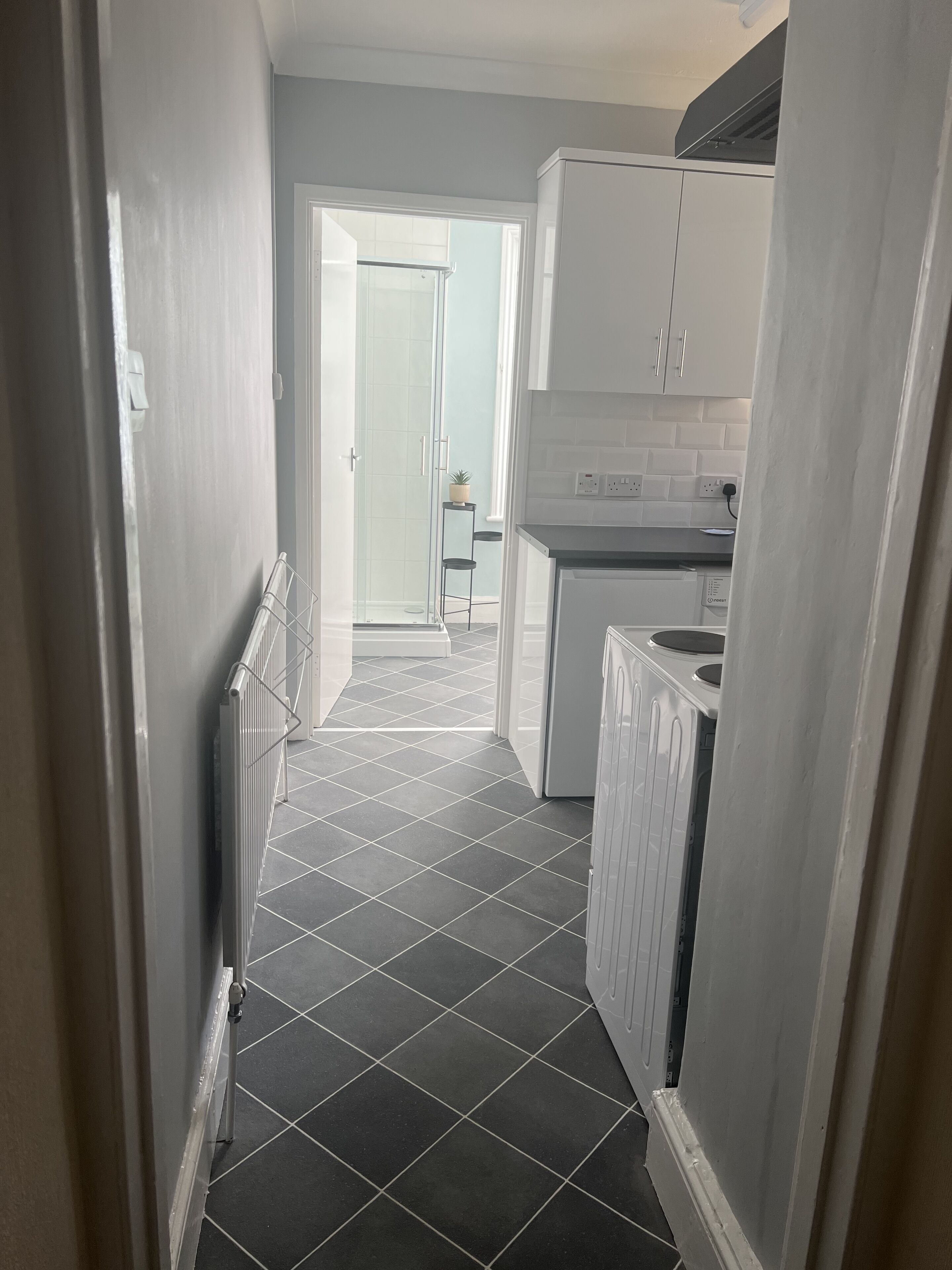 Apartment, 1 Queen Bed with Sofa bed | Private kitchen | Fridge, microwave, oven, stovetop