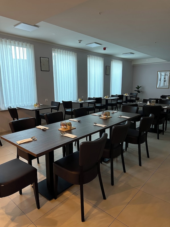 Daily self-service breakfast (EUR 15 per person)