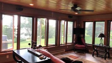 Smart-TV, Stereoanlage, Drucker