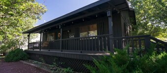 Spacious Mountain Home- w/ game room- 5 min from downtown