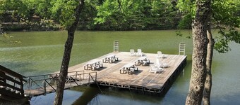 Charming Lake Villa nestled in a quiet cove of Lake of the Ozarks