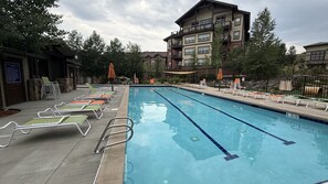 Pool - Ski-In/Ski-Out, 3BD/3BA, 2 Story w/Garage, by Pool (Granby)