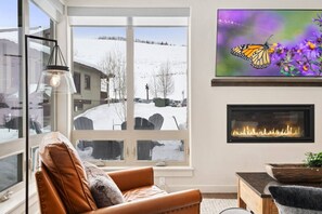 Interior - Ski-In/Ski-Out, 3BD/3BA, 2 Story w/Garage, by Pool (Granby)