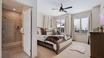 3 chambres, bureau, fer et planche Ă repasser, lit parapluie