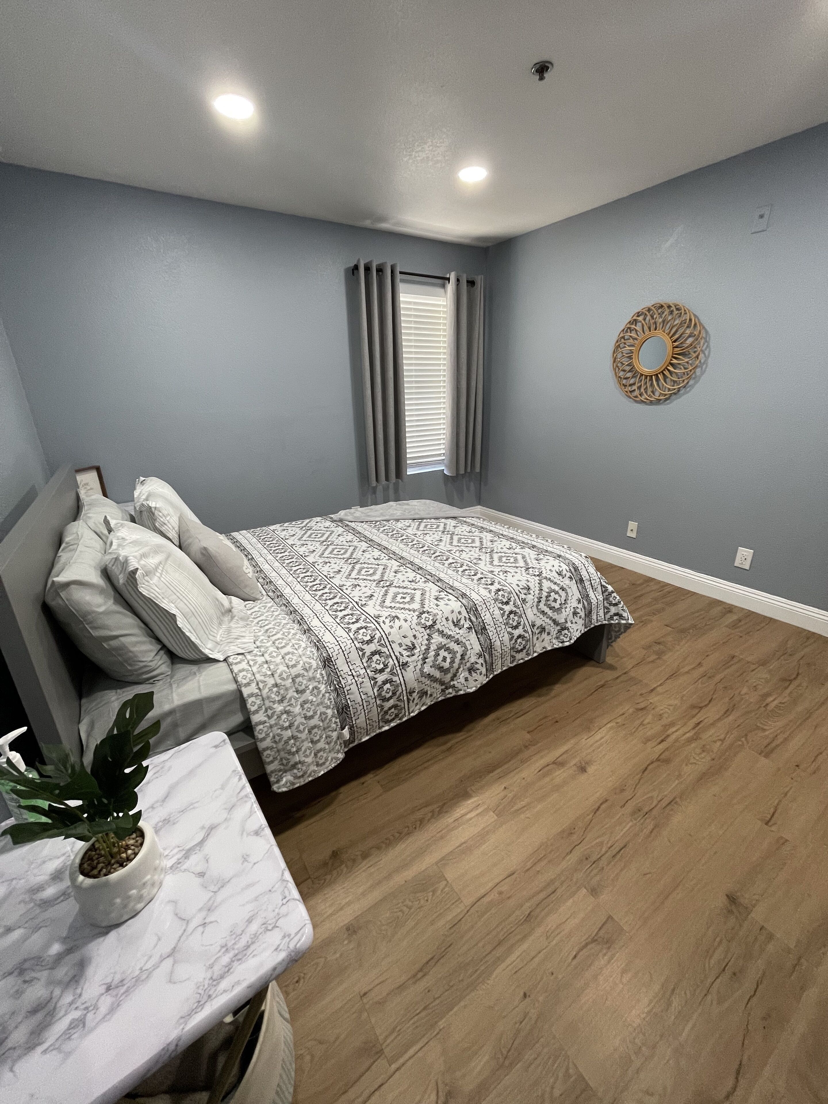 2 室のベッドルーム、WiFi、ベッドシーツ