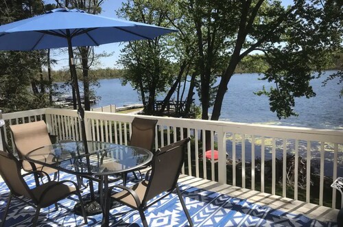 Large House on Ballston Lake -Saratoga Springs with Private Beach, Dock, Jacuzzi