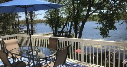 Large House on Ballston Lake -Saratoga Springs with Private Beach, Dock, Jacuzzi