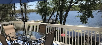 Large House on Ballston Lake -Saratoga Springs with Private Beach, Dock, Jacuzzi