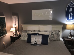 6 sovrum, skrivbord, strykjärn/strykbräda och resesäng