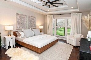 3 bedrooms, iron/ironing board, WiFi, bed sheets