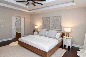 3 chambres, fer et planche à repasser, Wi-Fi, draps fournis