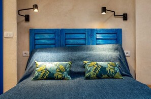 1 bedroom, desk, free WiFi, bed sheets