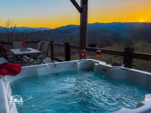 Outdoor dining - 6 Bed 5 Bath/Modern Luxury Cabin/Mtn Views/ Sleep 20/Suites/Hot Tub/Theater/Game Room (Sevierville)