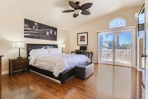 3 soverom, skrivebord, reiseseng for barn og wi-fi (inkludert)