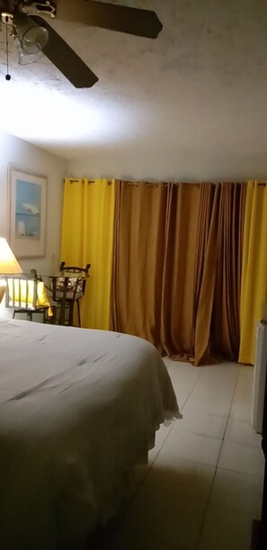 1 chambre, bureau, fer et planche à repasser, Wi-Fi gratuit