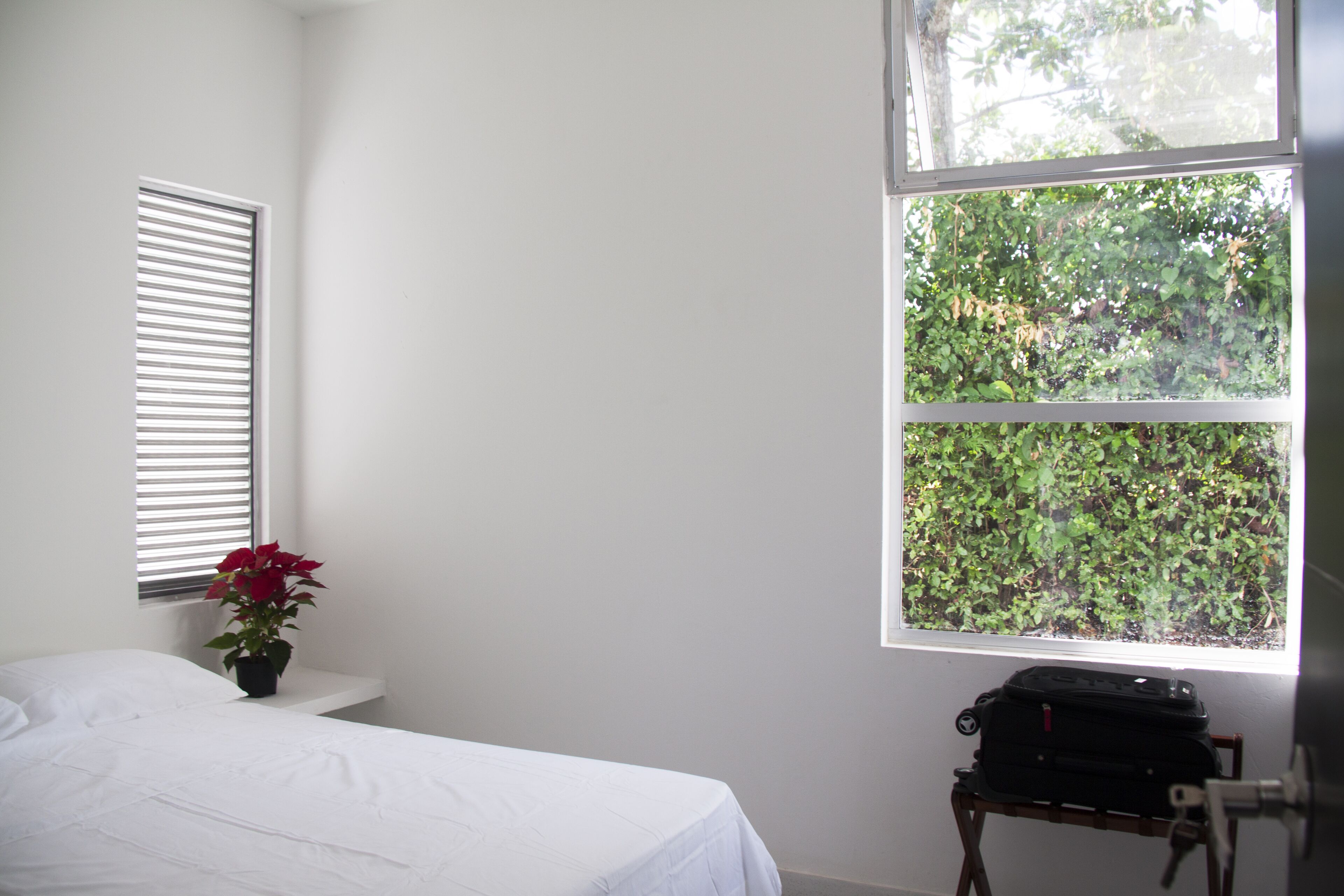 5 عدّة غرف نوم ومكتب وواي فاي وتسهيلات لدخول الكراسي المتحركة