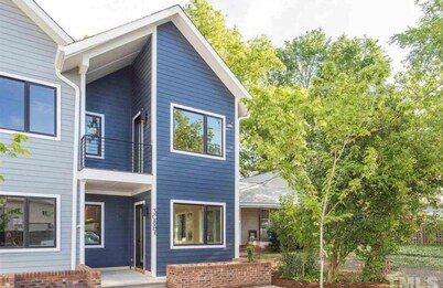 Downtown Durham - Luxury Townhome -Bright and Modern & 5 minute walk to downtown