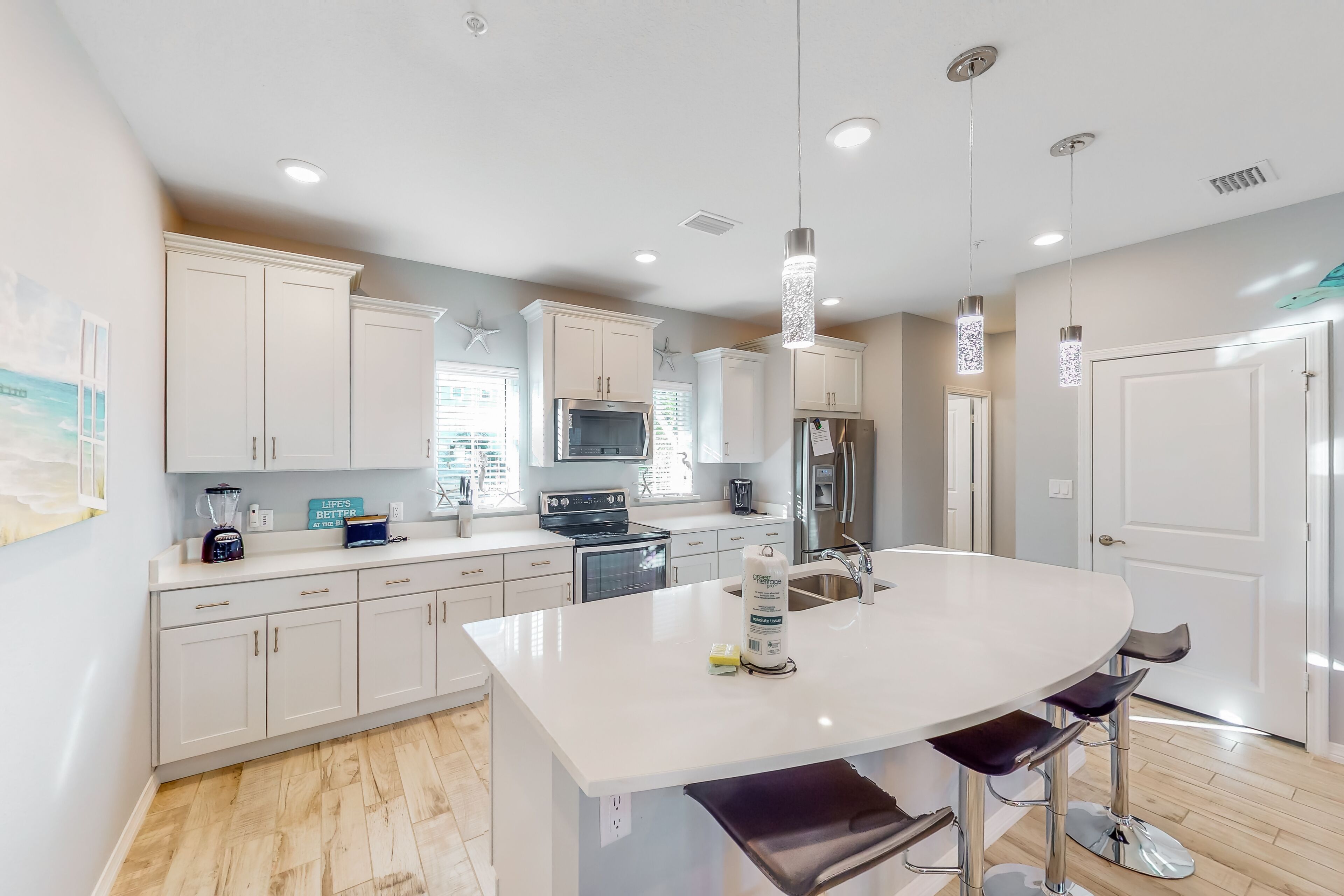 Pretty townhome with pools & hot tub - less than half-mile to beach