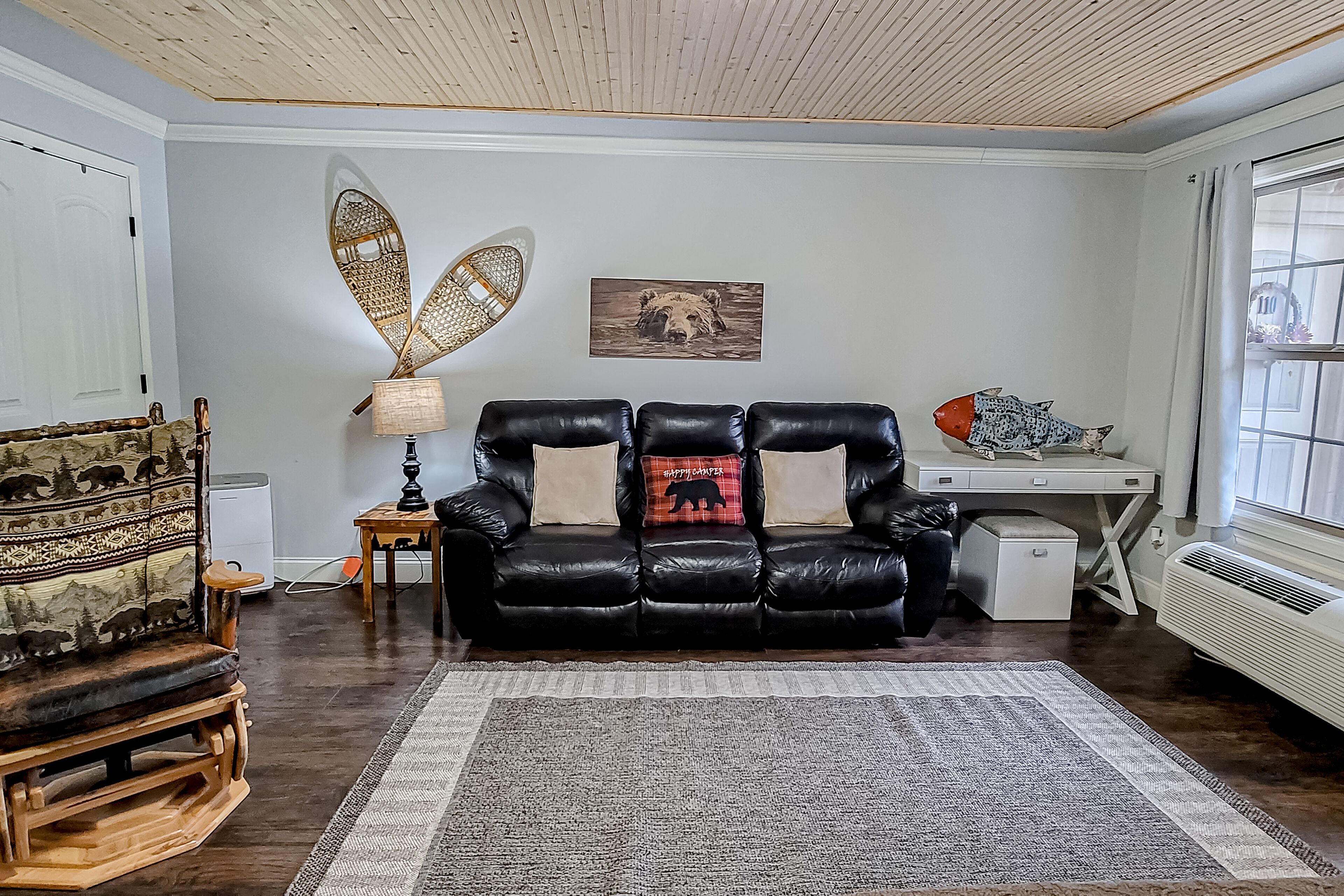 Stylish riverfront gem near town/hiking with pool & firepit  - dog-friendly