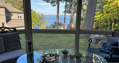 Lake-view townhome at Samoset with pools, beach, WiFi, & AC