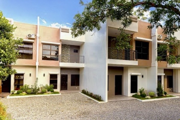 Brand new apartment walking distance to the center of town.