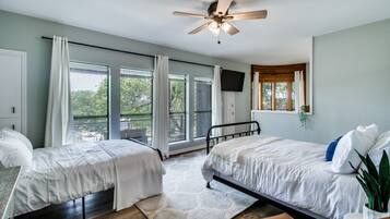 5 bedrooms, iron/ironing board, free WiFi, bed sheets