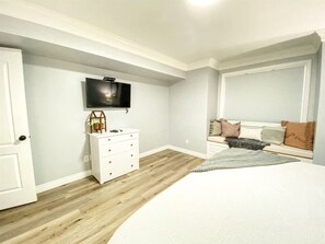 2 slaapkamers, een strijkplank/strijkijzer, wifi, beddengoed