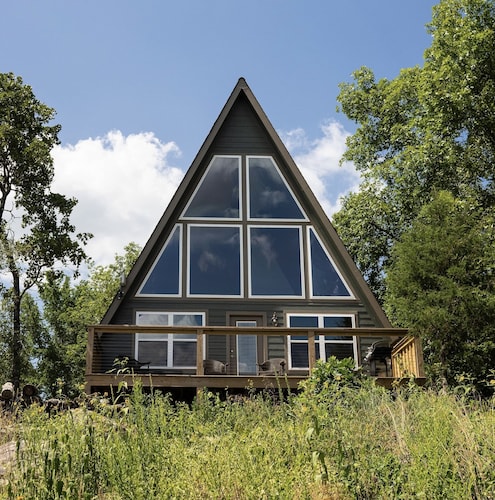 Bear Cave Modern A-frame Petit Jean Mountain