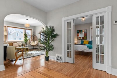 2 Min to Downtown Appleton! 4BD/2BA
