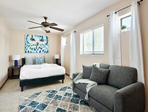 6 habitaciones, escritorio y tabla de planchar con plancha 