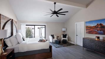 6 habitaciones, escritorio y tabla de planchar con plancha