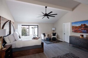 6 bedrooms, desk, iron/ironing board, travel cot - Paradise Palace-Heated Pool/Spa-Guest House & More (Scottsdale)