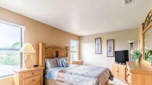 4 bedrooms, iron/ironing board, free WiFi, bed sheets